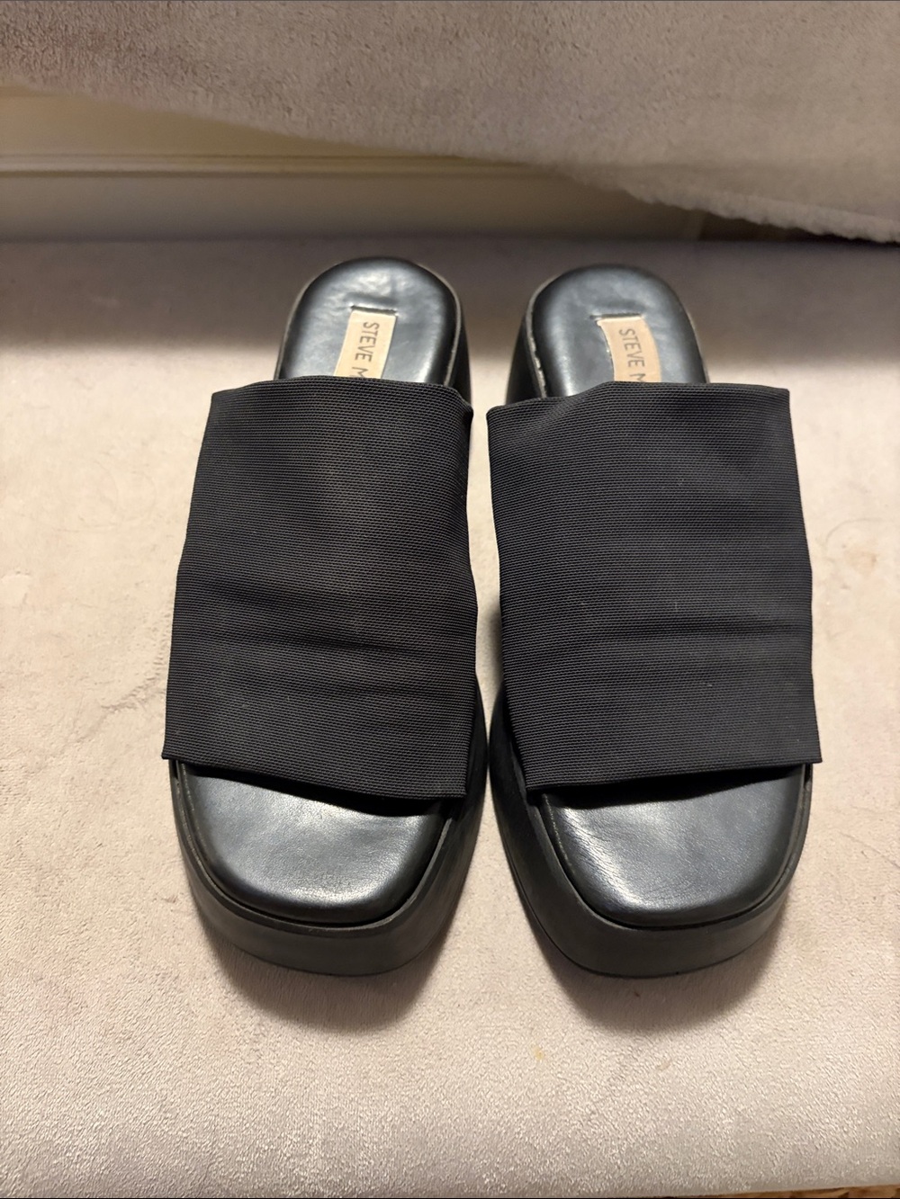 Steve Madden Black Wide-Band Platform Mules